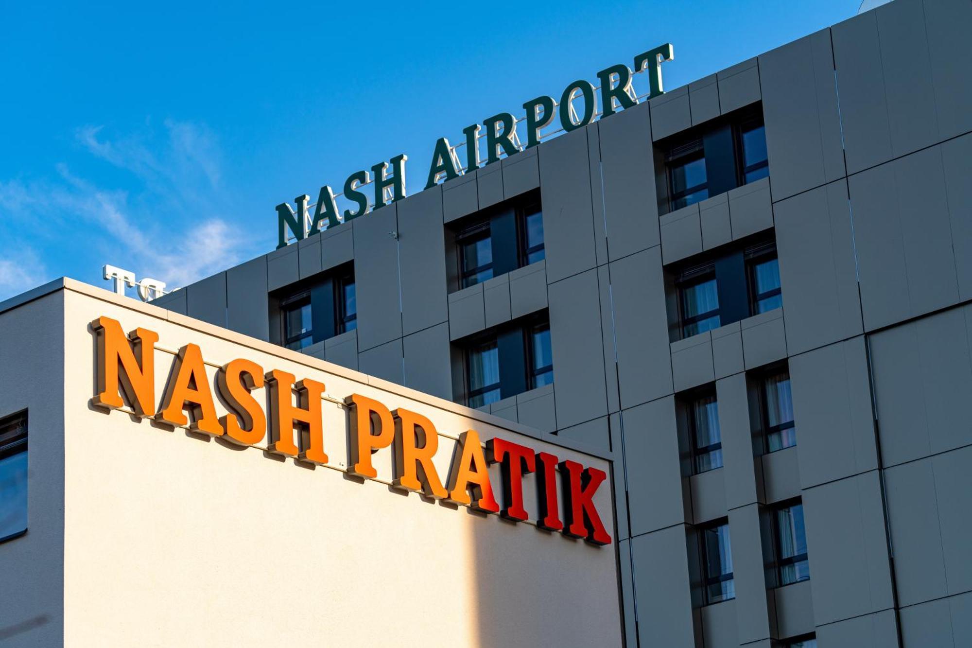 Nash Pratik Hotel Vernier Exterior photo